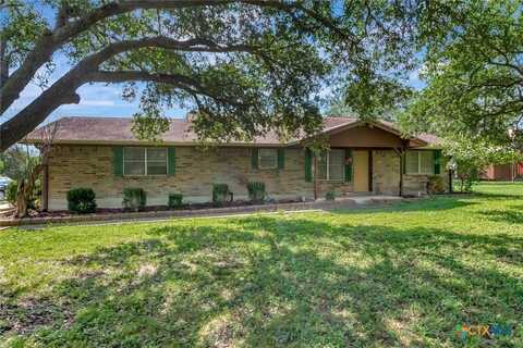 1036 Hilltop Rd, Beeville, TX 78102