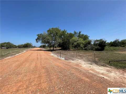 459 Robinhood Rd., Victoria, TX 77905