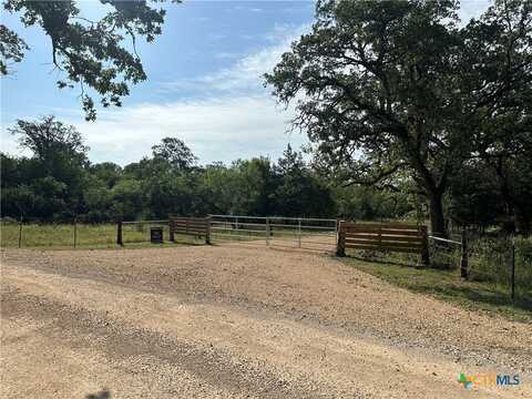 640 Coastal Lane, Luling, TX 78648