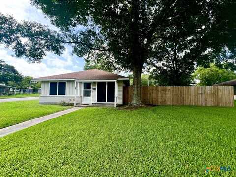 811 E Rosebud Avenue, Victoria, TX 77901