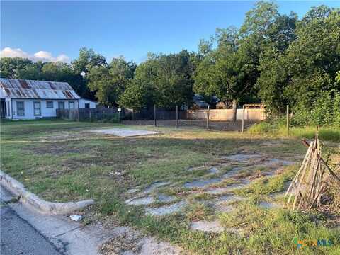 138 Elm Street, Lockhart, TX 78644