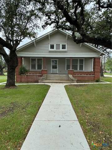 402 S Summer Street, Lampasas, TX 76550