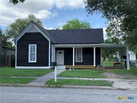 210 W Prairie Street, Cuero, TX 77954