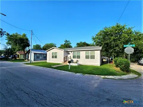 415 Erskine Street, Seguin, TX 78155