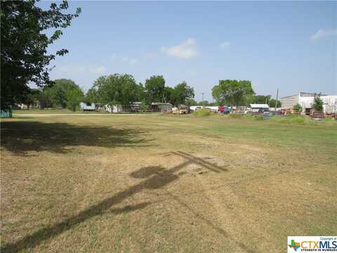 109 W Heaton Street, Cuero, TX 77954