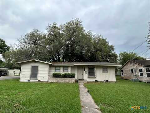 1311 E Park Avenue, Victoria, TX 77901