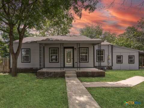 415 Hugo Street, Kerrville, TX 78028