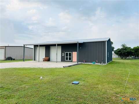 305 W Denver Avenue, Seadrift, TX 77983