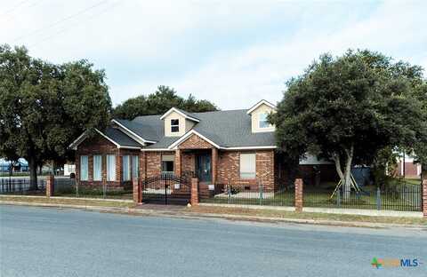 208 S Texana Street, Hallettsville, TX 77964