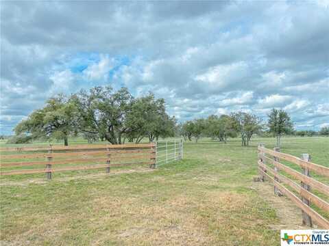 12211 FM 531, Hallettsville, TX 77964