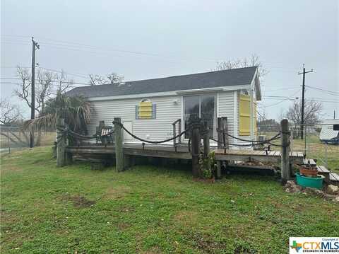 501 W Houston Avenue, Seadrift, TX 77983