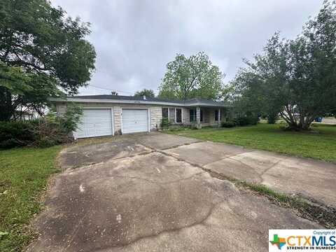 222 Dan Avenue, Port Lavaca, TX 77979