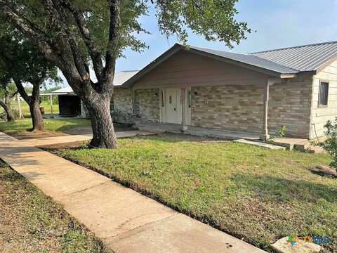 815 W Mesquite Avenue, Rogers, TX 76569