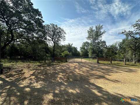 650 Coastal Lane, Luling, TX 78648