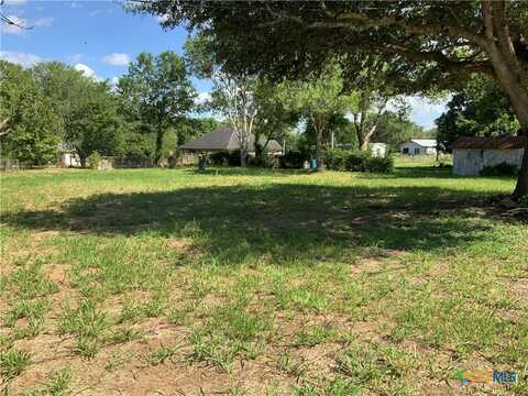 207 Leon Street, Smiley, TX 78159