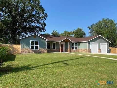 319 W Austin Street, Luling, TX 78648