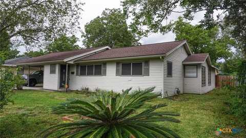 2206 E Stayton Avenue, Victoria, TX 77901