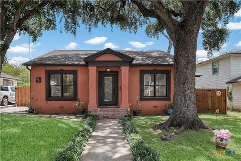 617 S Austin Street, Seguin, TX 78155