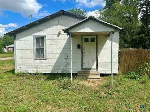 1002 S Liberty Street, Victoria, TX 77901