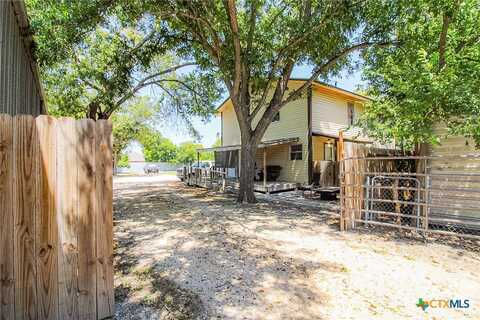 1124 E Kingsbury Street, Seguin, TX 78155