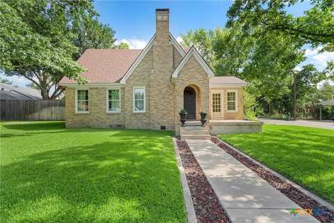 1004 E 10th Street, Cameron, TX 76520