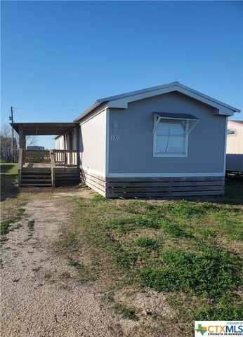 1003 W Toledo Avenue, Seadrift, TX 77983