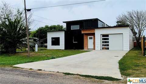 90 Avril Drive, Port Lavaca, TX 77979