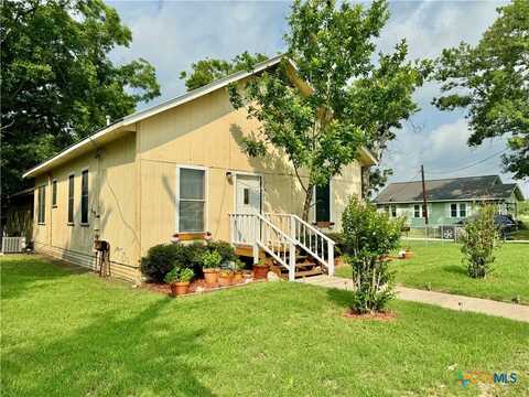 1514 N Avenue E, Shiner, TX 77984