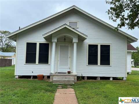 302 W French Street, Cuero, TX 77954