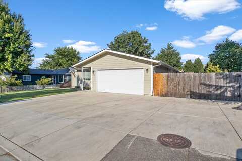 3124 Blackthorn Drive, Medford, OR 97501