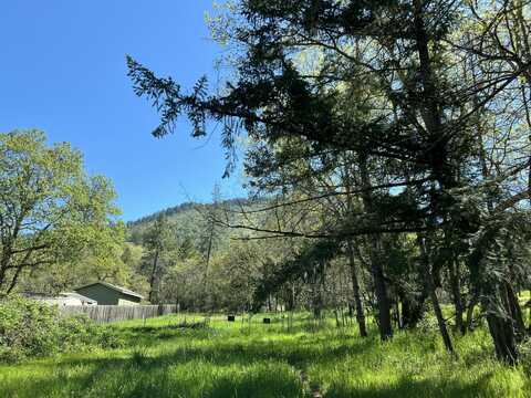 2229 Hamilton Lane, Grants Pass, OR 97527