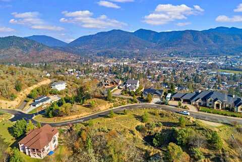 1172 NW Starlite Place, Grants Pass, OR 97526