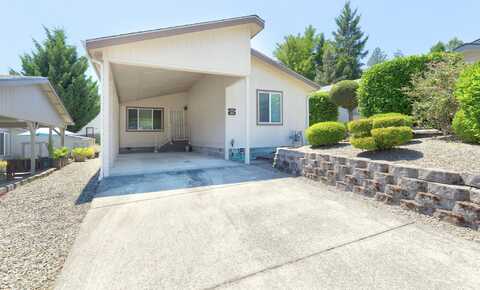 107 NW Wrightwood Circle, Grants Pass, OR 97526