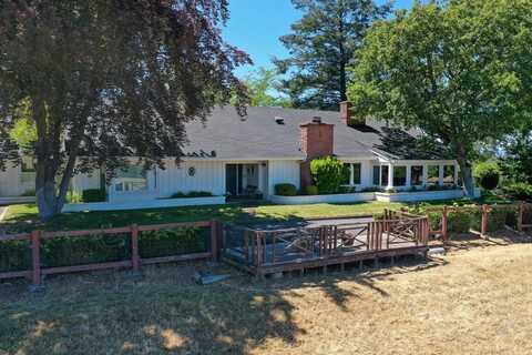 2692 Pioneer Road, Medford, OR 97501