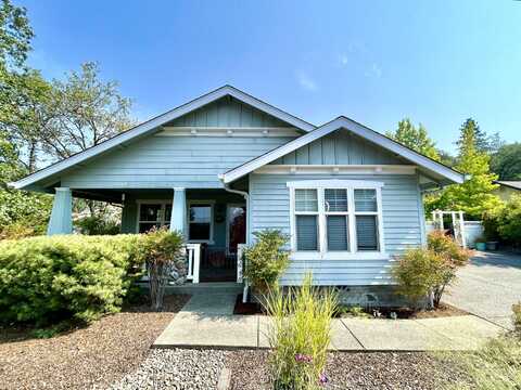 1200 NW F Street, Grants Pass, OR 97526