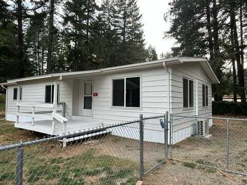 108 S Sawyer Avenue, Cave Junction, OR 97523