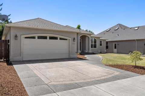 204 Bellerive Drive, Eagle Point, OR 97524