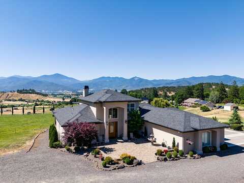 2485 Terri Drive, Medford, OR 97504