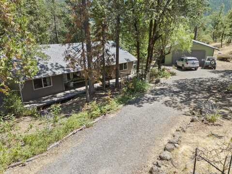 869 Cascade Gorge Road, Prospect, OR 97536