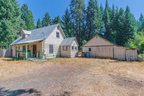 306 Red Blanket Road, Prospect, OR 97536