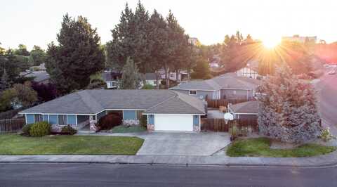 1310 Ryan Drive, Medford, OR 97504