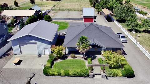 5117 Gebhard Road, Central Point, OR 97502