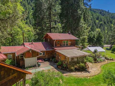 12530 N Myrtle Road, Myrtle Creek, OR 97457