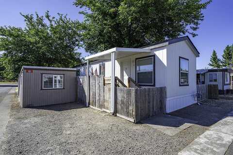 233 S Shasta Avenue, Eagle Point, OR 97524