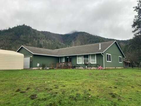 2666 Wards Creek Road, Rogue River, OR 97537