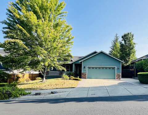 1139 Michael Lane, Eagle Point, OR 97524