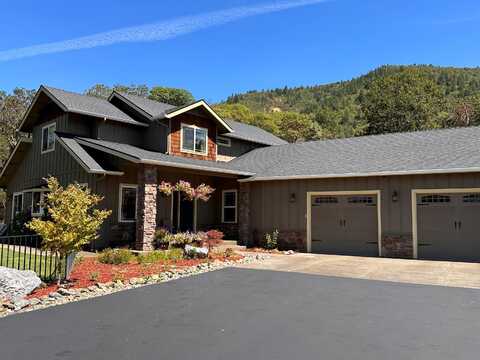 164 Blue Chip Lane, Grants Pass, OR 97527