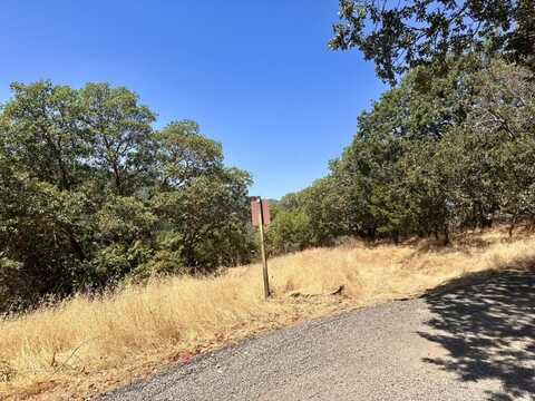 1400 N 7th Avenue, Gold Hill, OR 97525