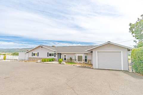 1990 Riley Road, Eagle Point, OR 97524