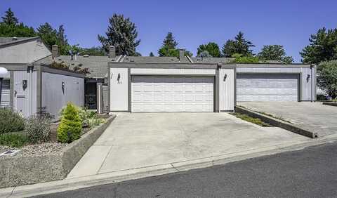 226 Mt Echo Drive, Medford, OR 97504